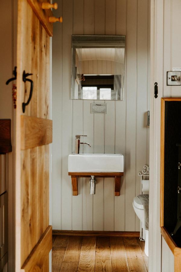 Lodge Little John Petite Cosy Log Cabin: Sherwood Forest Retreat
