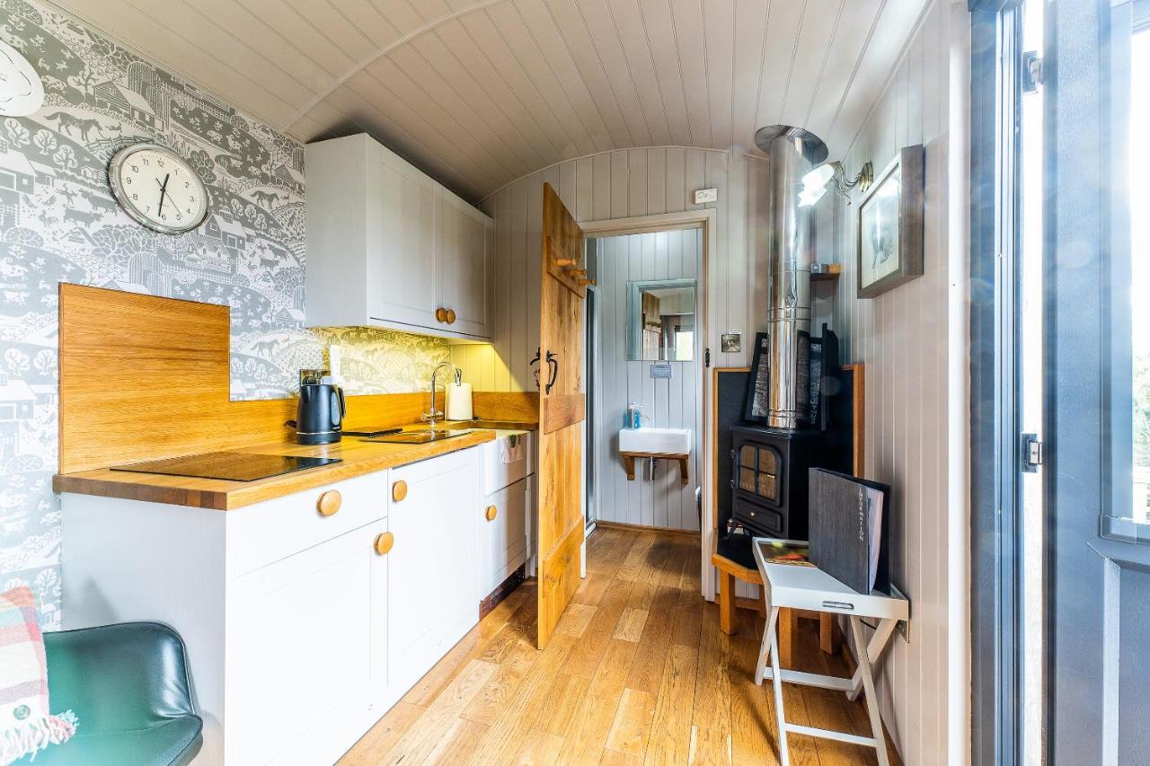 Lodge Little John Petite Cosy Log Cabin: Sherwood Forest Retreat Blidworth
