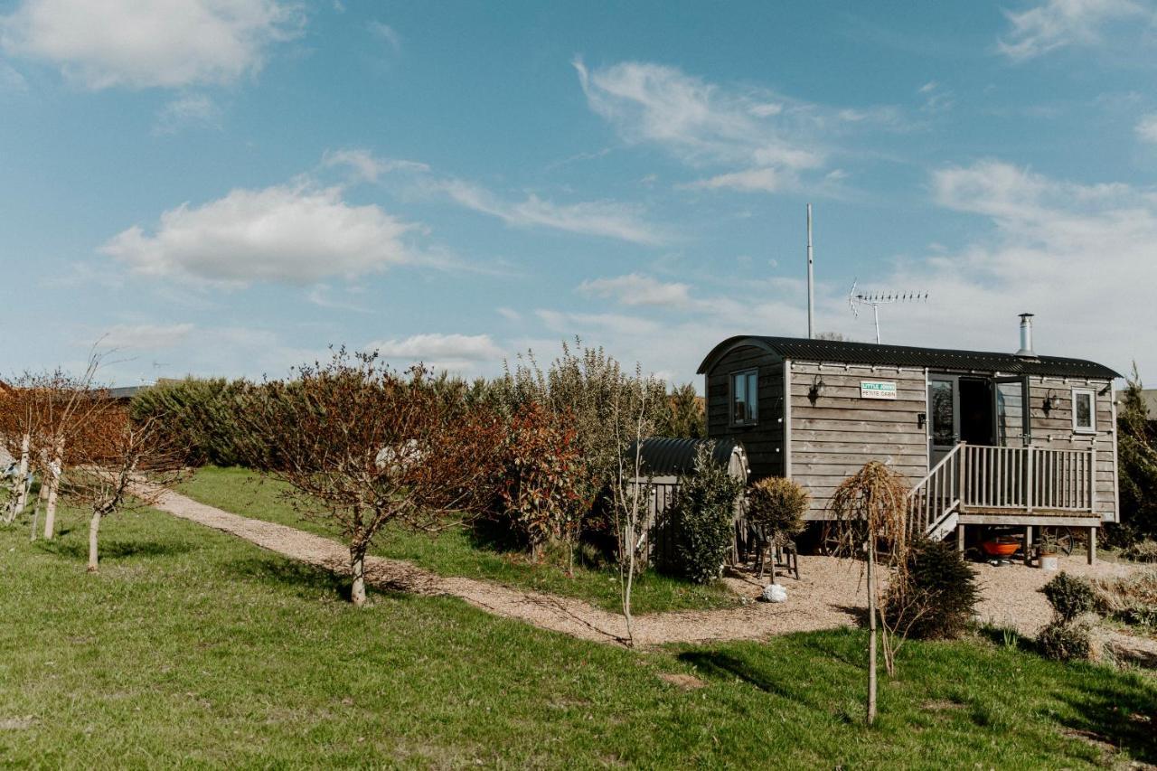 Little John Petite Cosy Log Cabin: Sherwood Forest Retreat Lodge *
