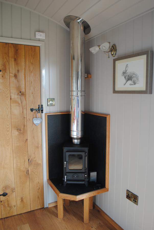 Little John Petite Cosy Log Cabin: Sherwood Forest Retreat Lodge
