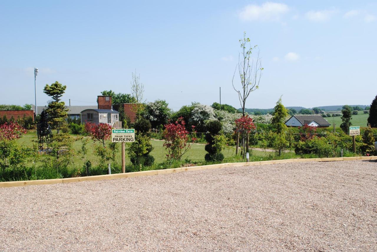 Little John Petite Cosy Log Cabin: Sherwood Forest Retreat Lodge Blidworth